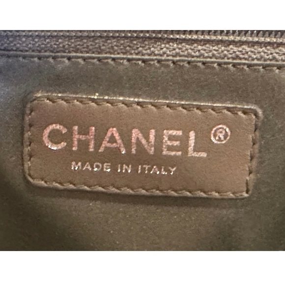 Chanel Rock and Chain Hobo - Picture 13 of 16